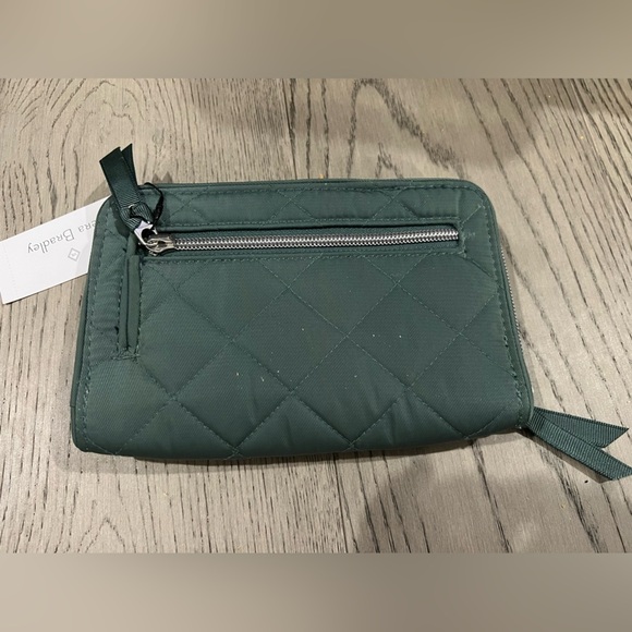 NWT Vera Bradley Turnlock wallet in Olive Leaf - Picture 2 of 4